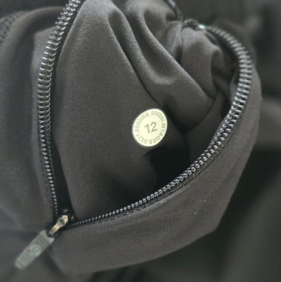 lululemon athletica Women’s Black Athletic Shorts - Picture 7 of 7